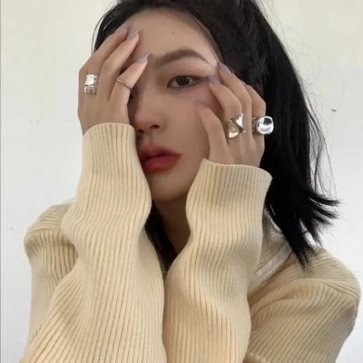 踮起脚尖靠近你